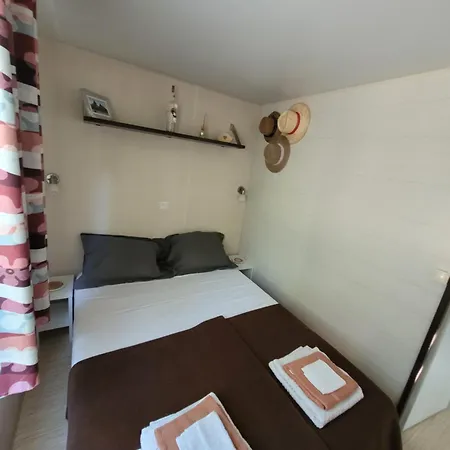 Mobile-home Climatise Dans Avec Piscine Jusqu'a 6 Personnes *