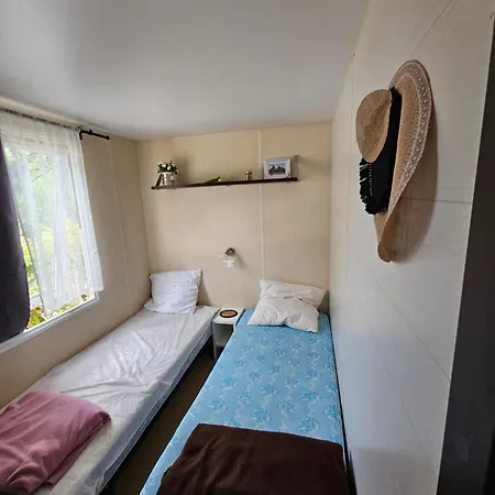 Mobile-home Climatise Dans Avec Piscine Jusqu'a 6 Personnes Йер