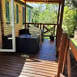 Mobile-home Climatise Dans Avec Piscine Jusqu'a 6 Personnes Apartment