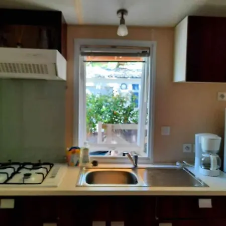 Mobile-home Climatisé Dans Avec Piscine Jusqu'à 6 Personnes