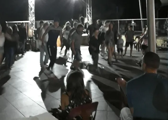 Appartement Mobile-home Climatisé Dans Avec Piscine Jusqu'à 6 Personnes *