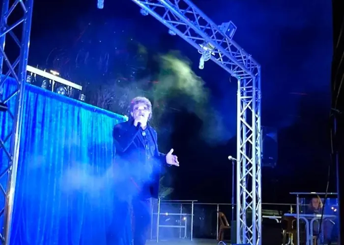 Mobile-home Climatise Dans Avec Piscine Jusqu'a 6 Personnes Apartment Hyères